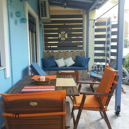 Holiday home σπίτι δίπλα στη θάλασσα Nikiana