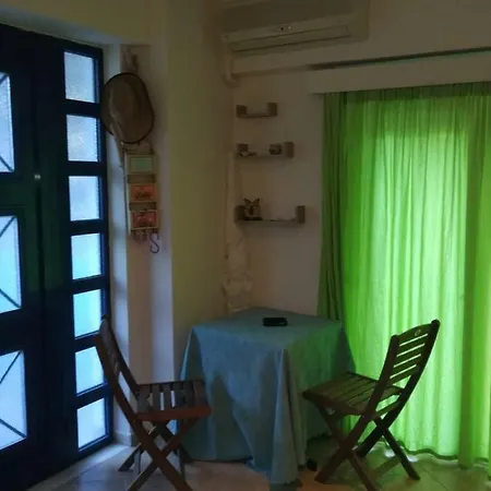 σπίτι δίπλα στη θάλασσα
