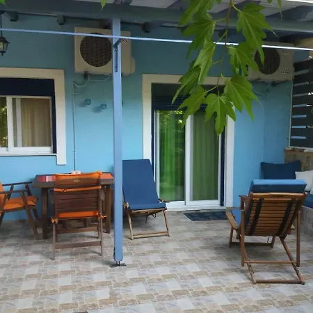 Holiday home σπίτι δίπλα στη θάλασσα *