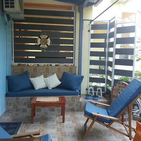 Holiday home σπίτι δίπλα στη θάλασσα