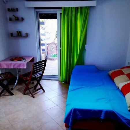 Holiday home σπίτι δίπλα στη θάλασσα *